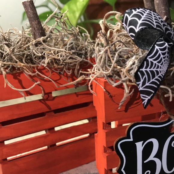 Halloween Handcrafted Wood Pumpkin Pallet “Boo” (Set of 3) - Picture 5 of 6